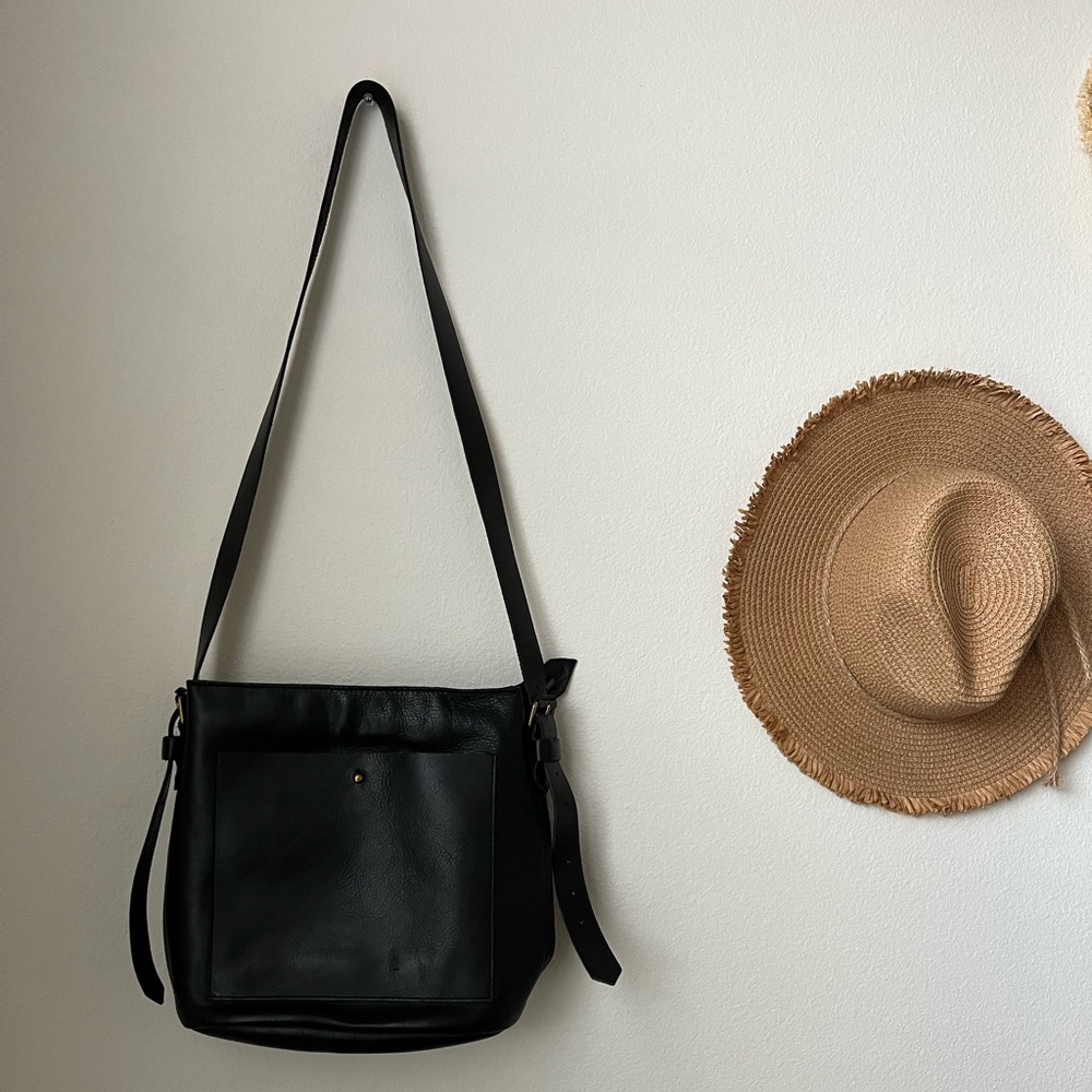 Madewell Transport Bucket Bag, Black